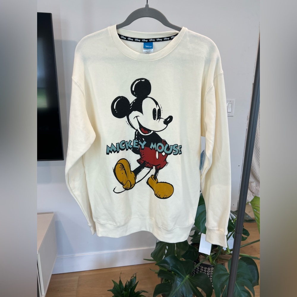 NWT Women’s Fleecy MICKEY MOUSE Crewneck Cream*